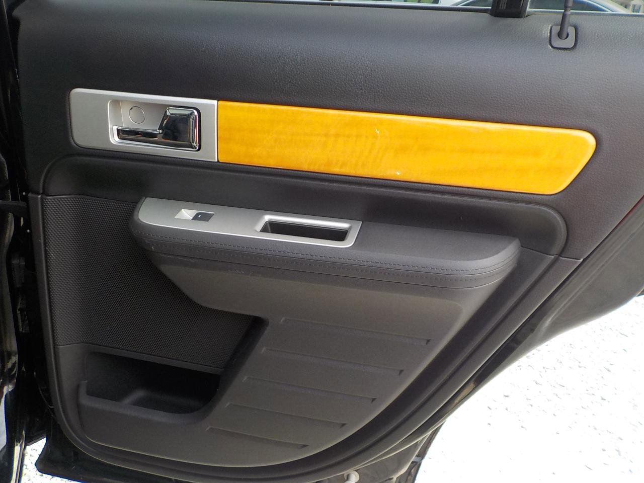 Used 2010 Lincoln MKX AWD image 32