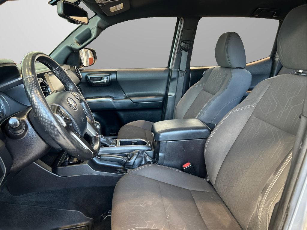 Used 2016 Toyota Tacoma TRD Off-Road image 9