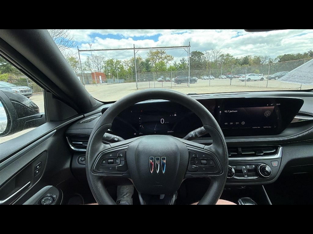 Used 2024 Buick Envista Preferred FWD image 11