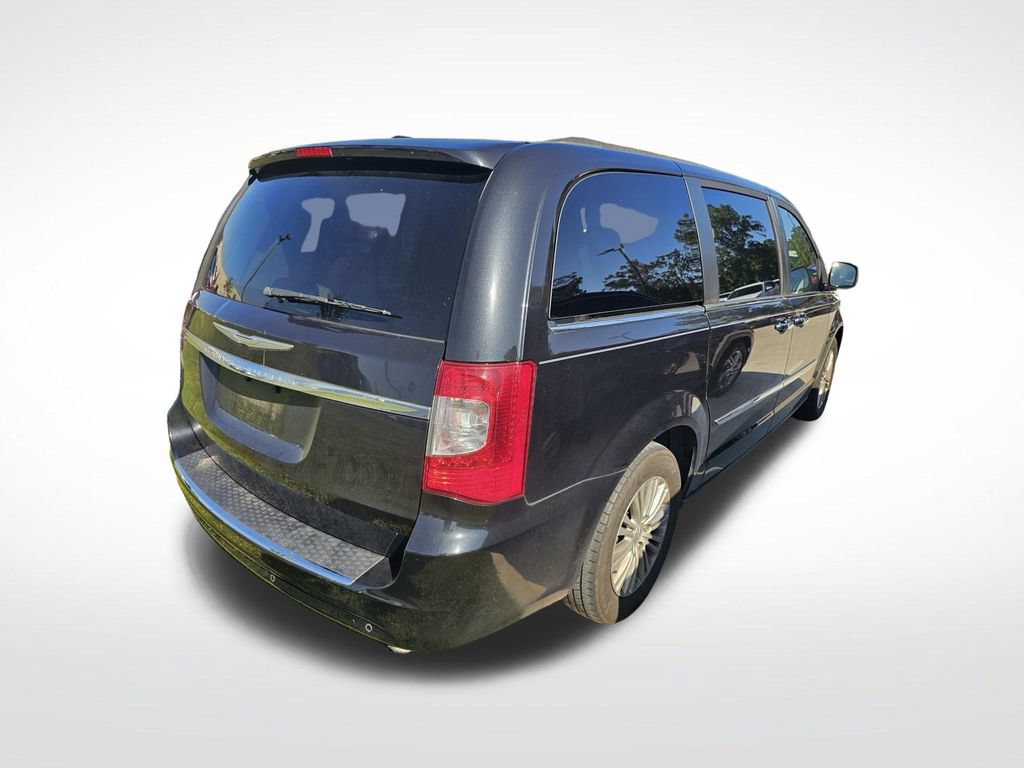 Used 2015 Chrysler Town & Country Touring-L w/ Driver Convenience Group FWD image 18