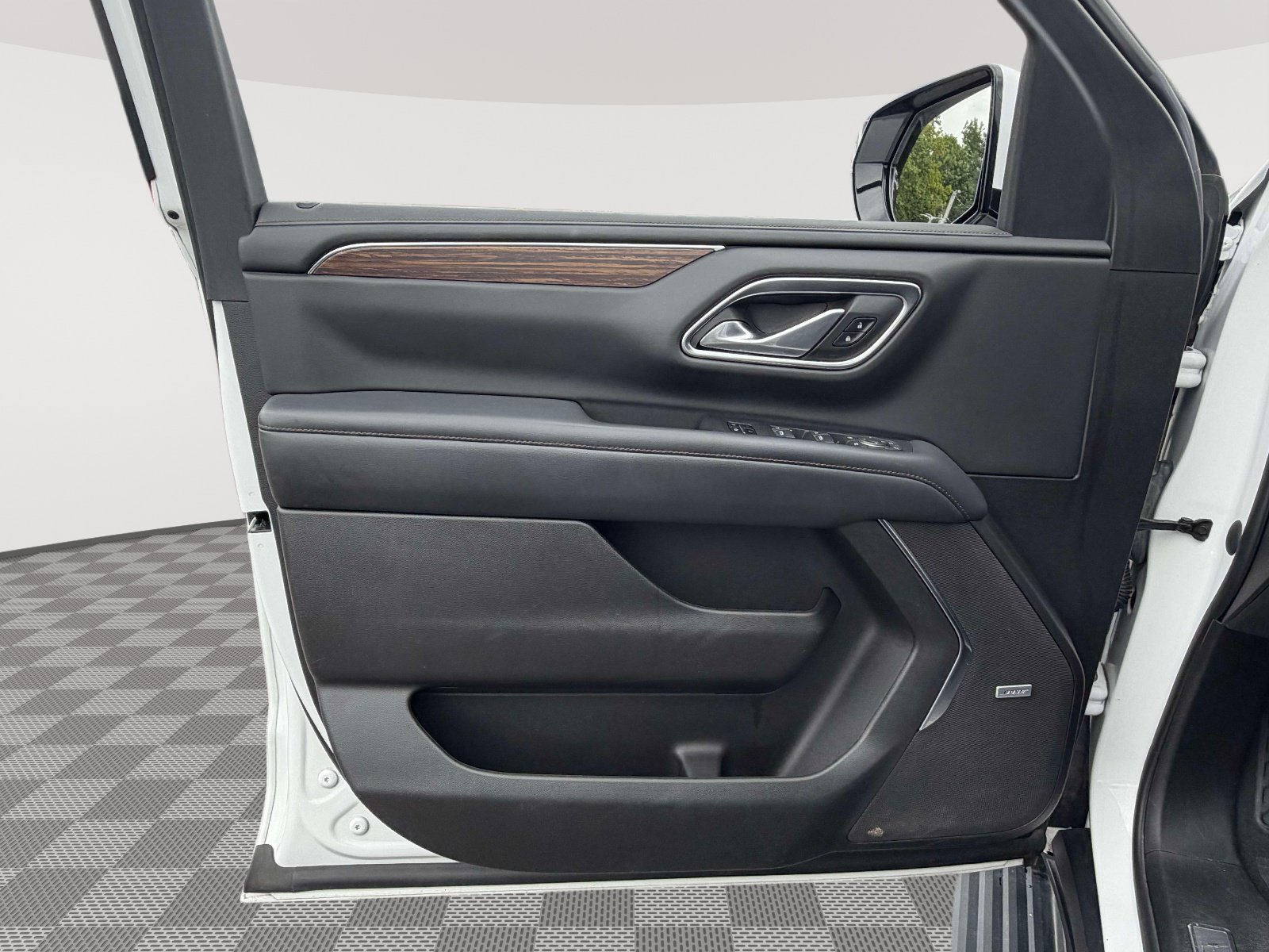 Used 2022 Chevrolet Tahoe High Country AWD/4WD image 18