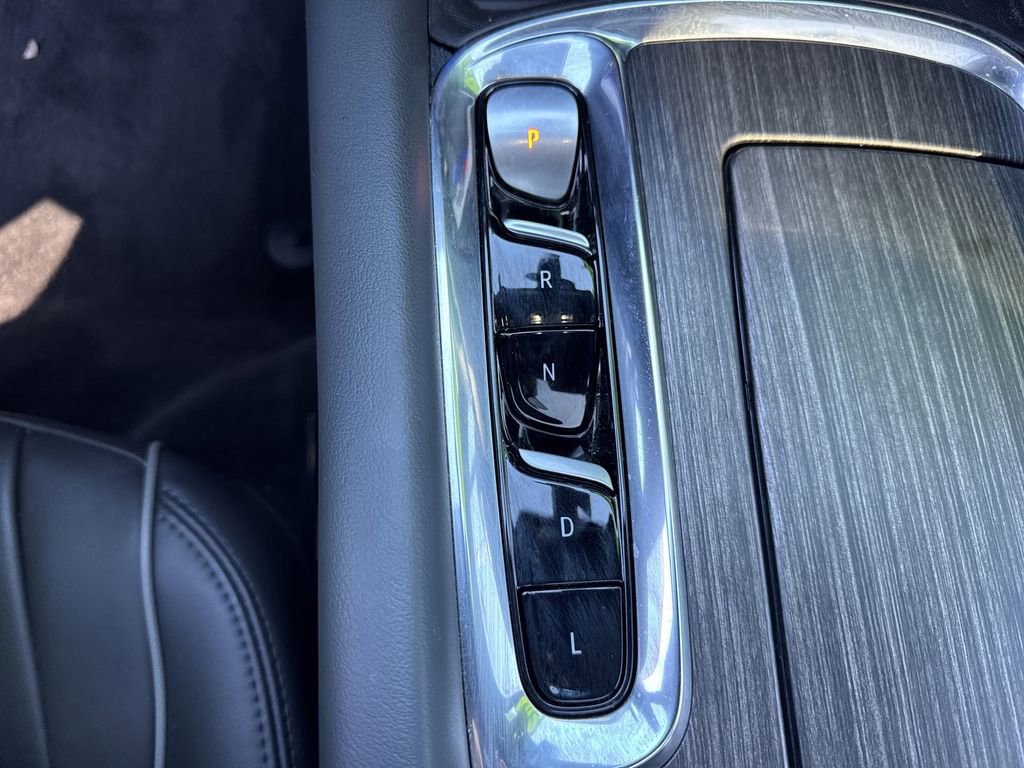 Used 2023 Buick Enclave Avenir image 33