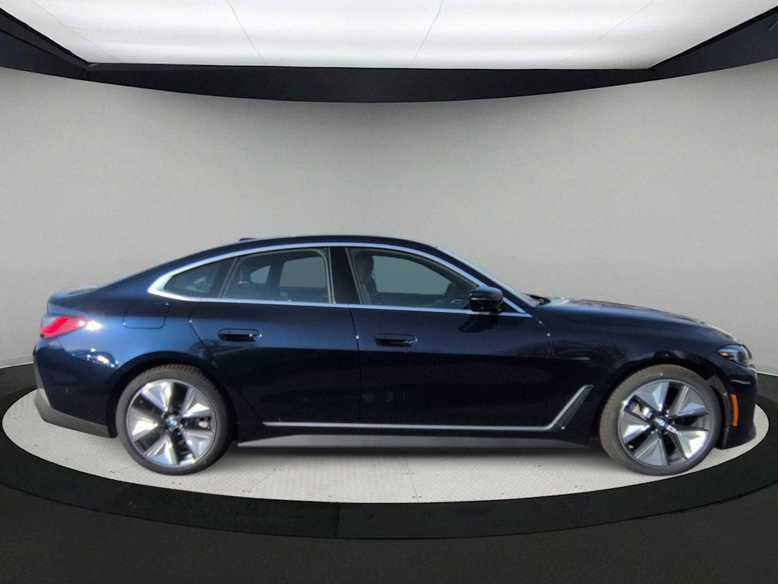 New 2026 BMW i4 xDrive40i w/ Premium Package image 9