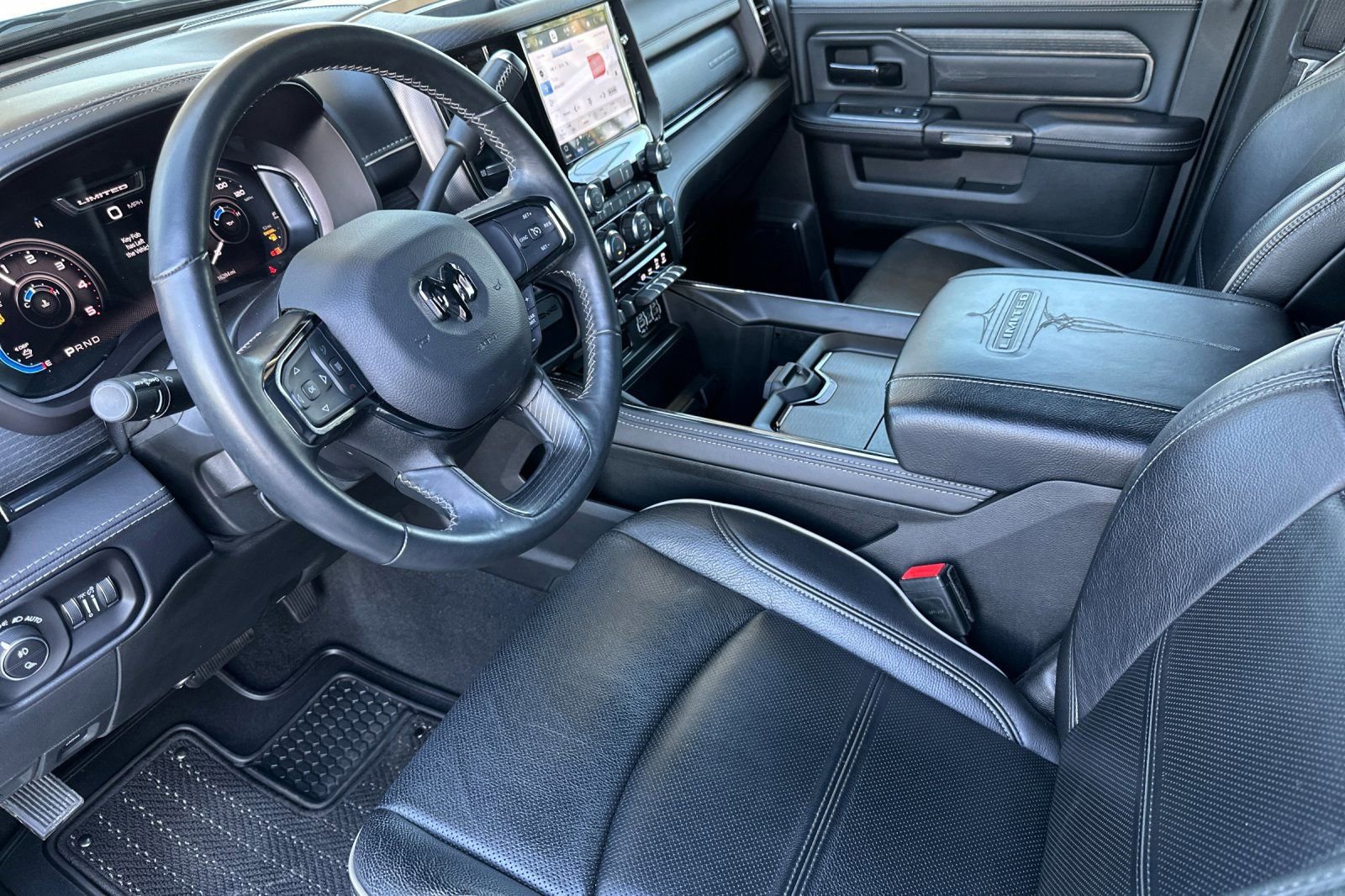 Used 2023 RAM 2500 Limited AWD/4WD image 10