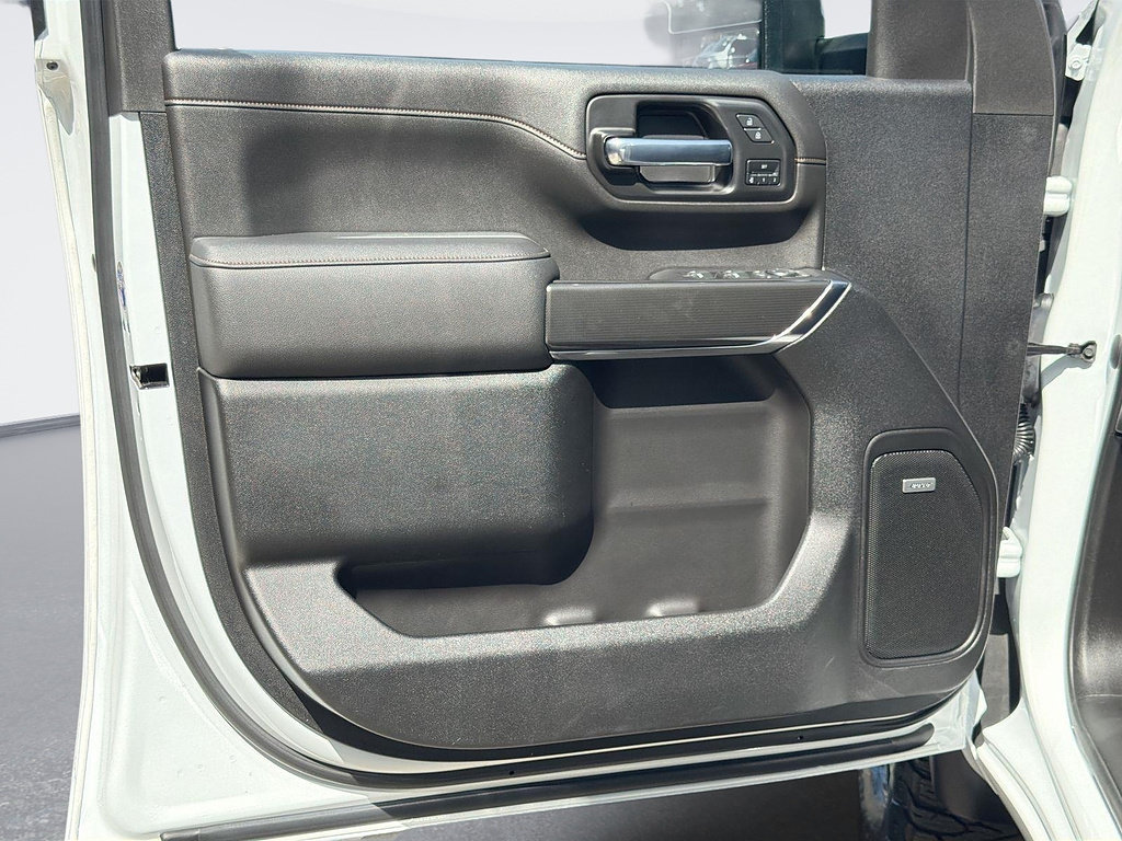 Used 2022 GMC Sierra 2500 AT4 w/ AT4 Premium Plus Package AWD/4WD image 19