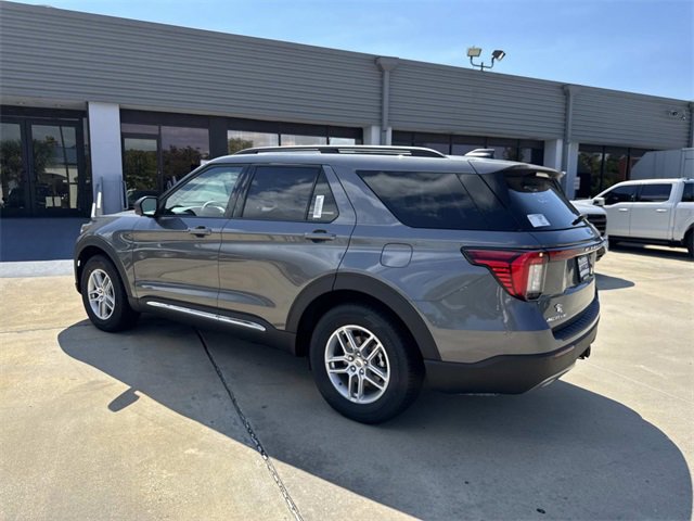 New 2025 Ford Explorer Active w/ Active Comfort Package image 3