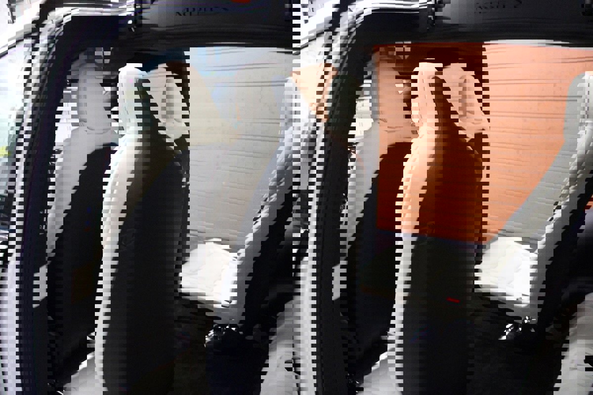 Used 2022 Tesla Model X Plaid image 13