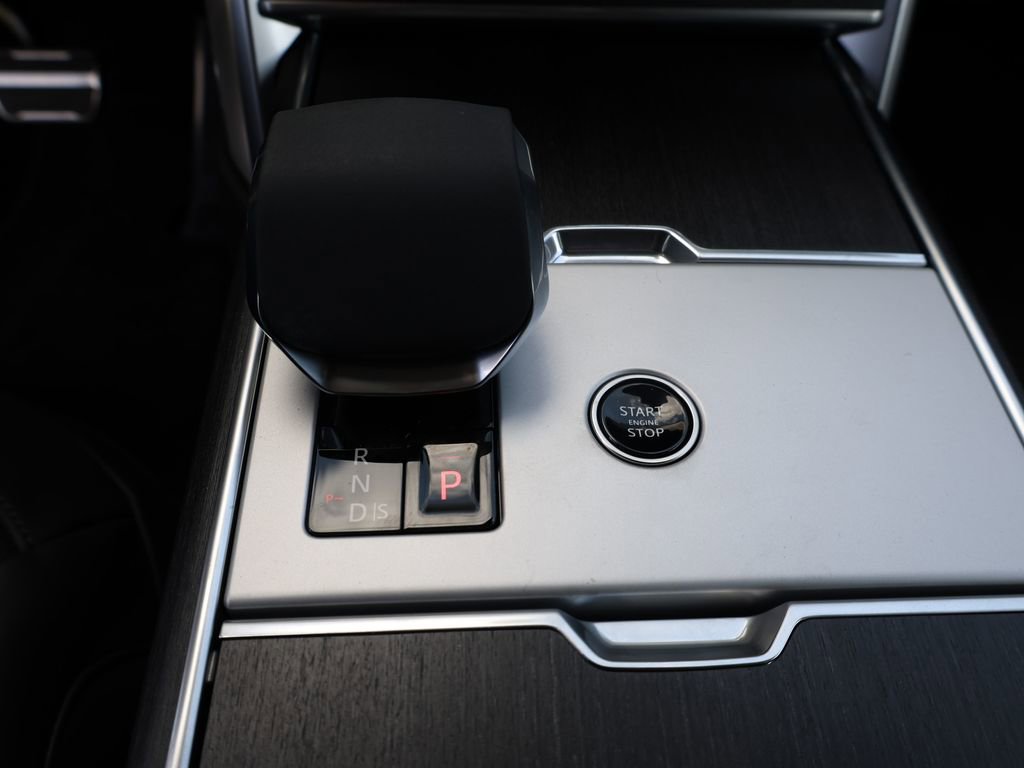 Used 2025 Land Rover Range Rover SE AWD/4WD image 30