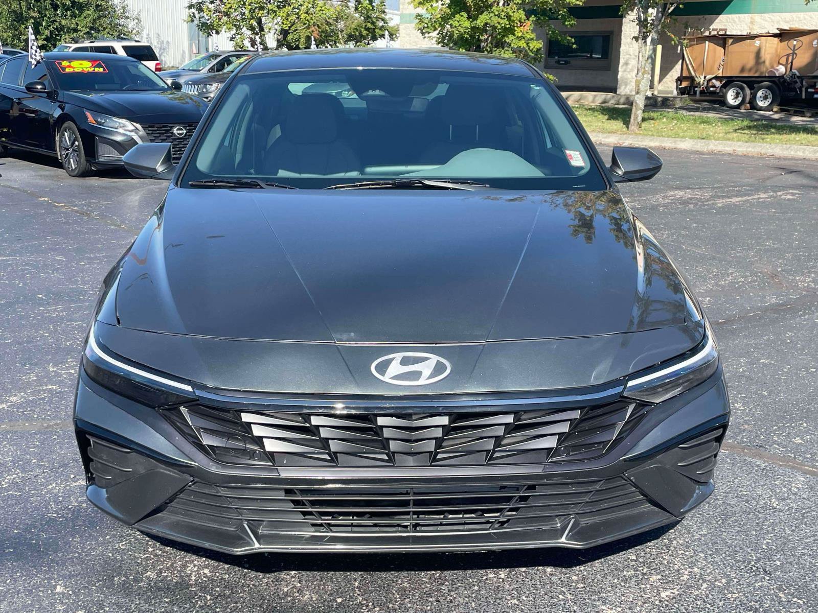 Used 2025 Hyundai Elantra SE w/ Cargo Package FWD image 2