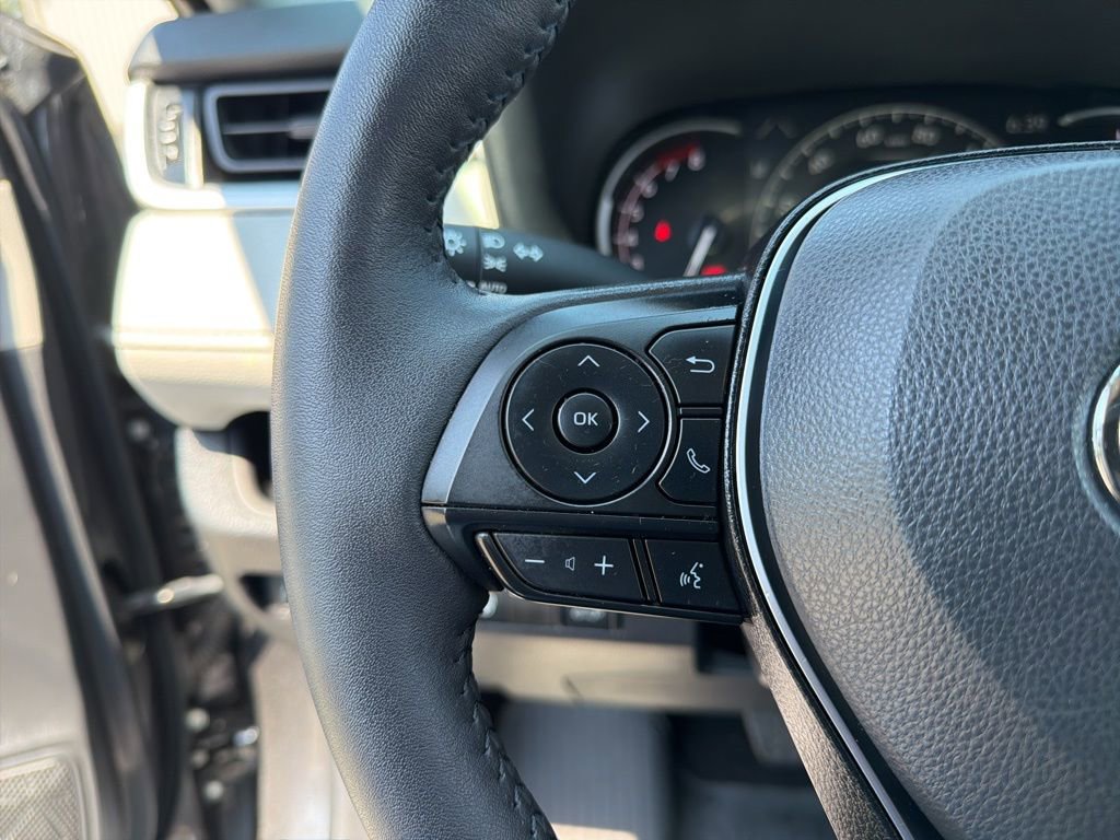 Used 2025 Toyota RAV4 XLE w/ Convenience Package AWD/4WD image 17
