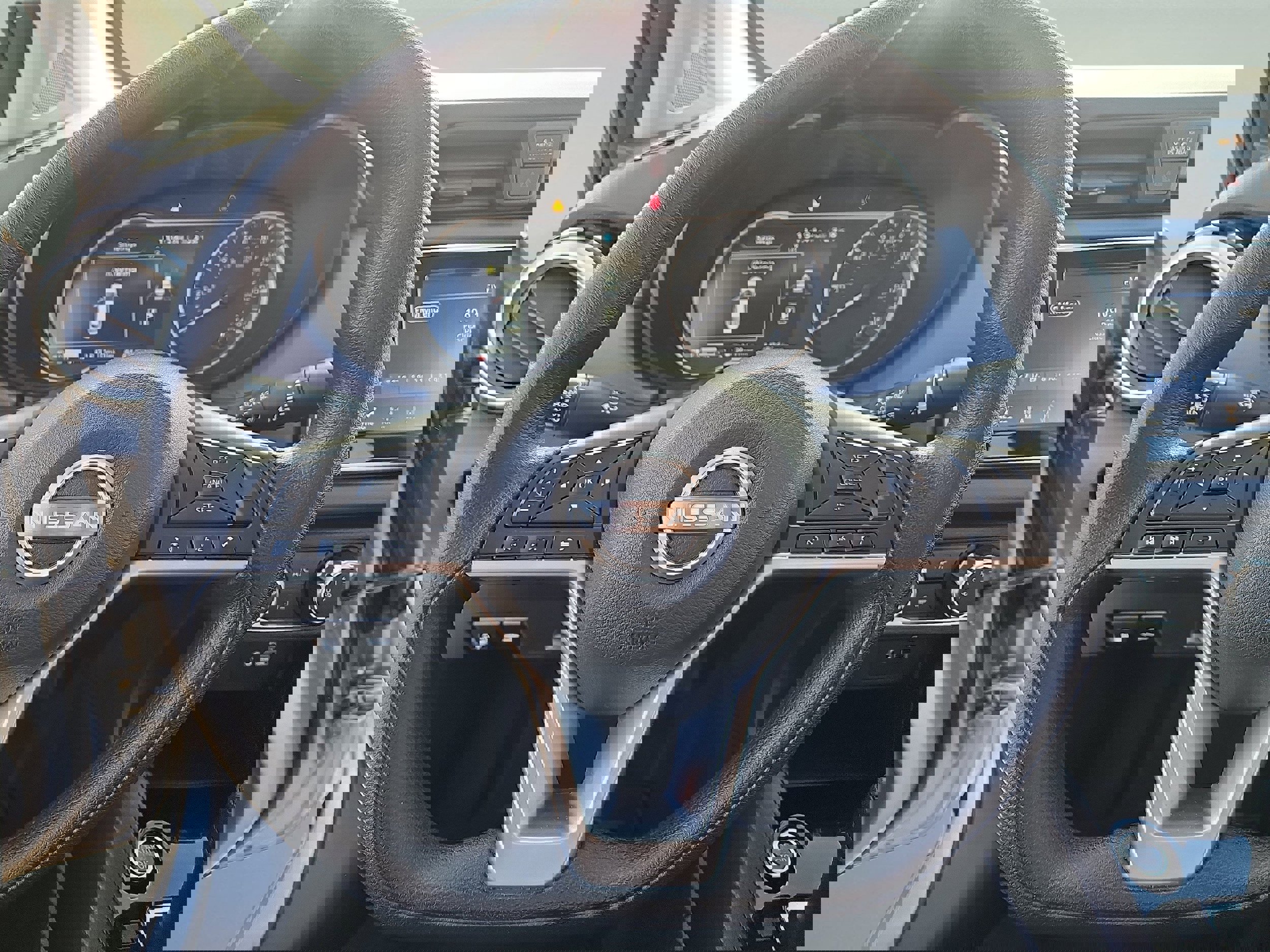 Used 2023 Nissan Versa SV image 18