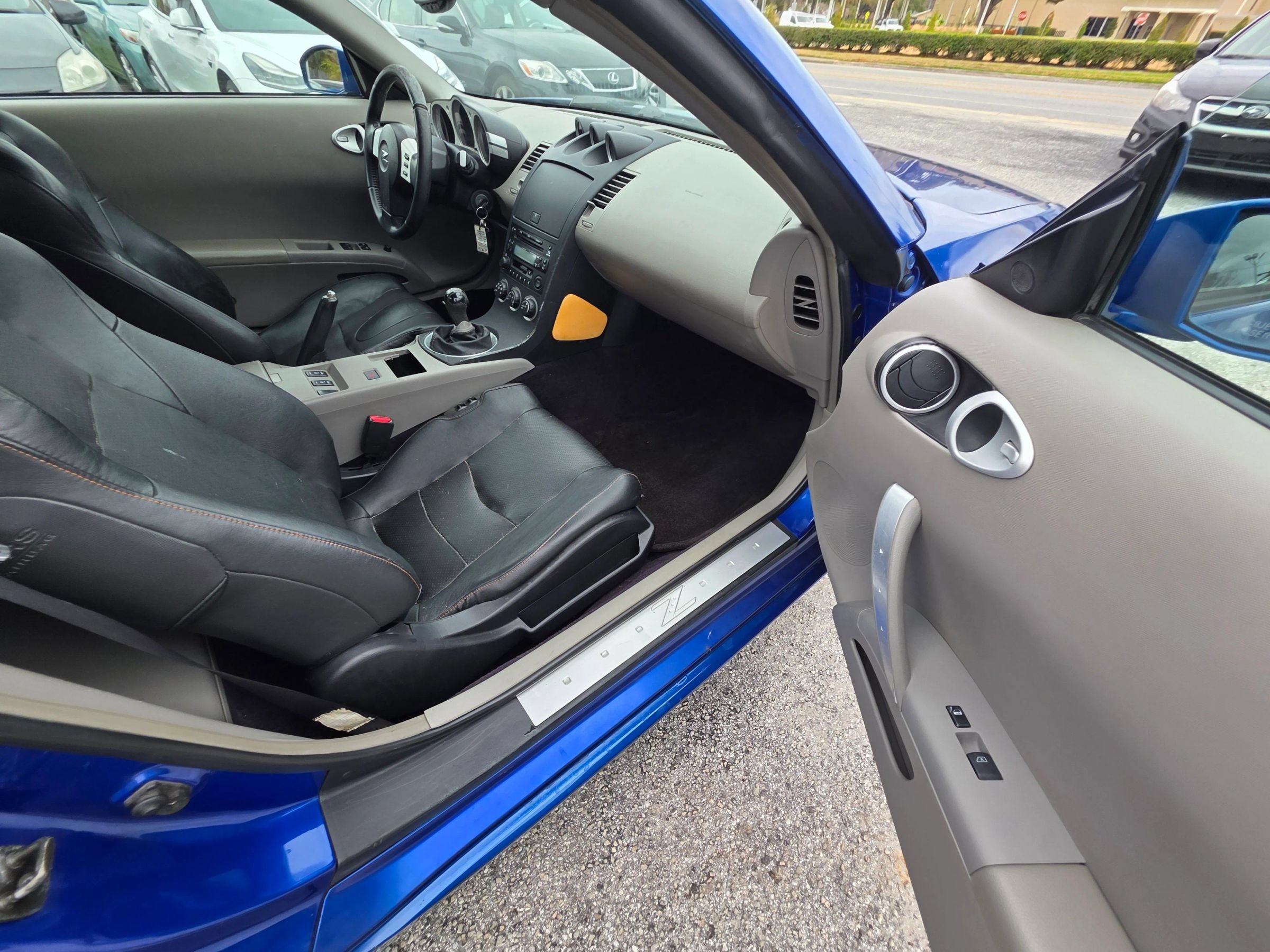 Used 2004 Nissan 350Z Touring RWD image 16