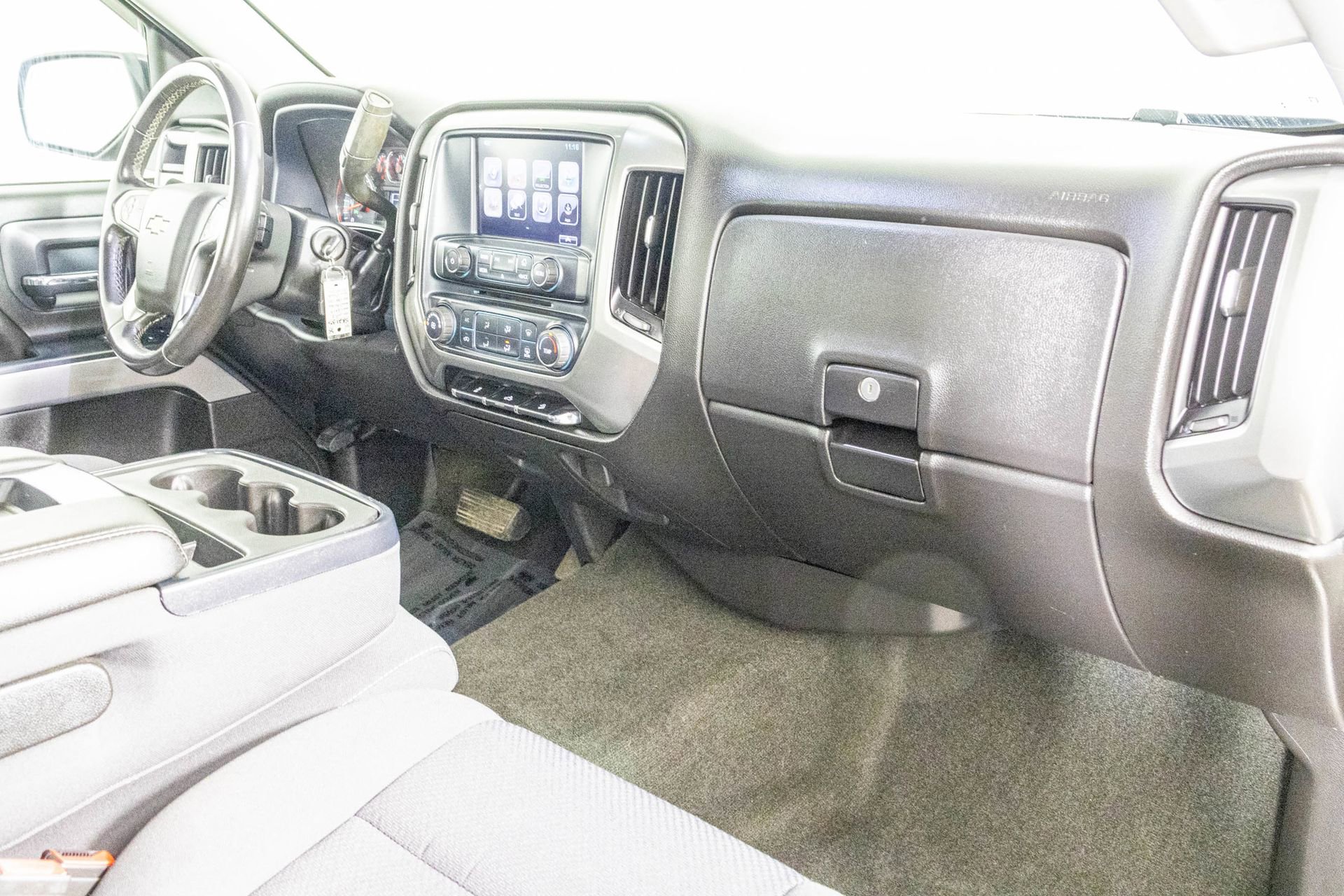 Used 2018 Chevrolet Silverado 1500 LT w/ LT Convenience Package AWD/4WD image 36