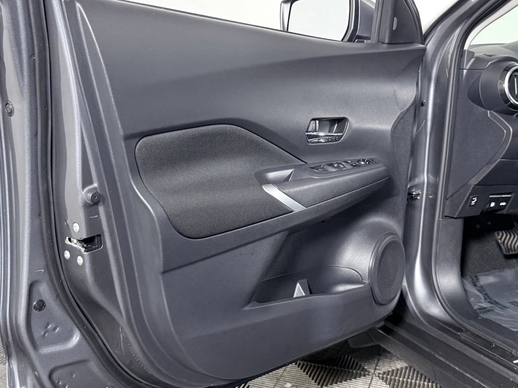 Used 2024 Nissan Kicks SV w/ Interior Electronics Package FWD image 26
