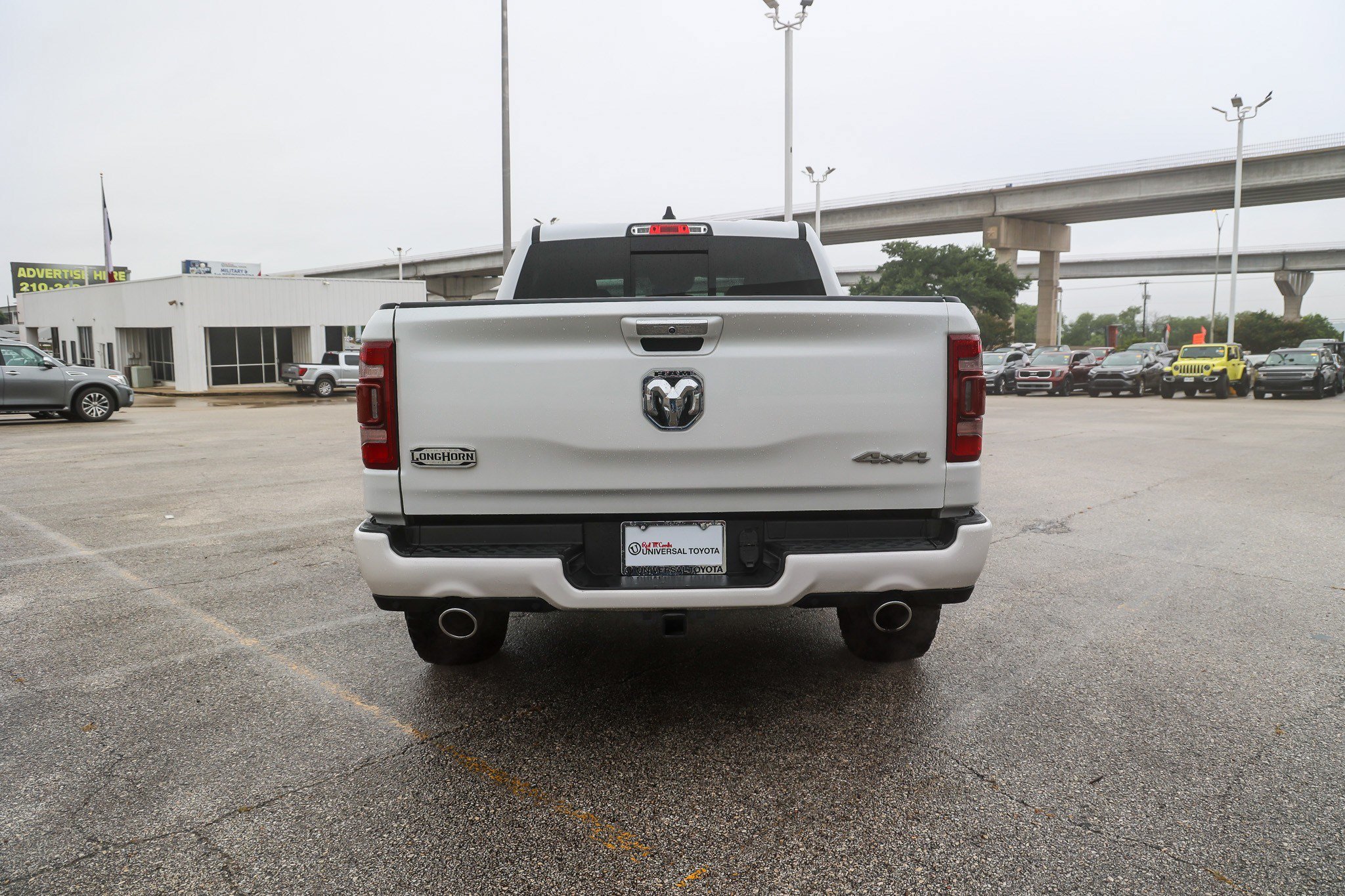Used 2022 RAM 1500 Limited w/ Body Color Bumper Group AWD/4WD image 8