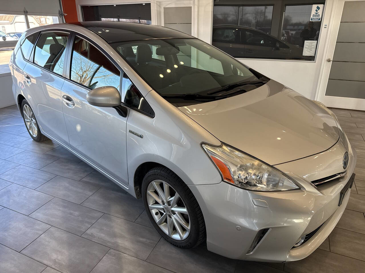 Used 2014 Toyota Prius V Five image 10