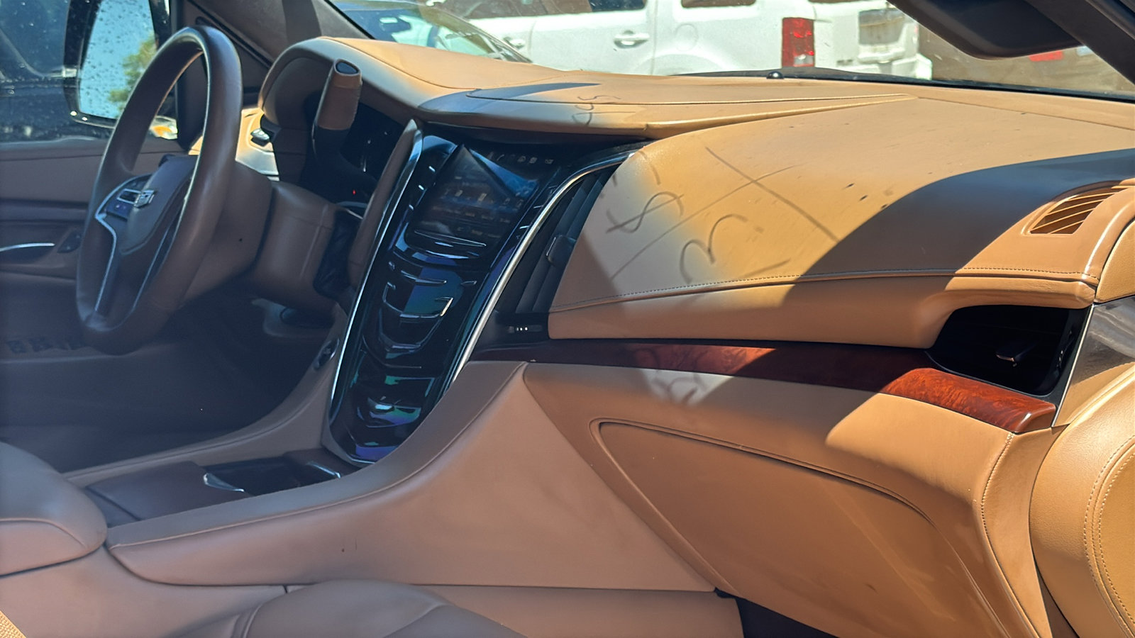 Used 2017 Cadillac Escalade Platinum image 29