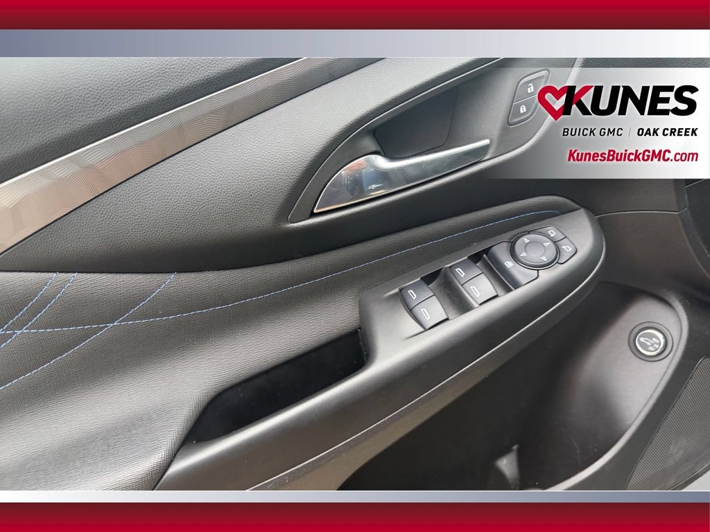 Used 2025 Buick Envista Sport Touring w/ Convenience I Package FWD image 21