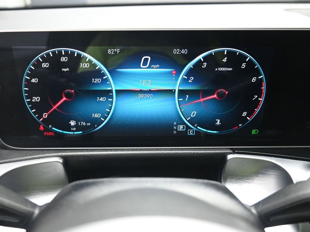 Used 2021 Mercedes-Benz GLB 250 w/ Premium Package image 10