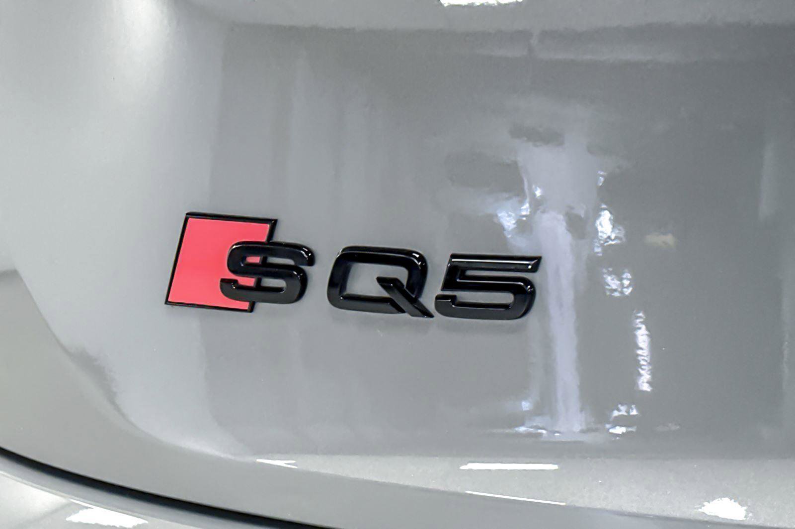 Used 2023 Audi SQ5 Prestige w/ Prestige Package image 26