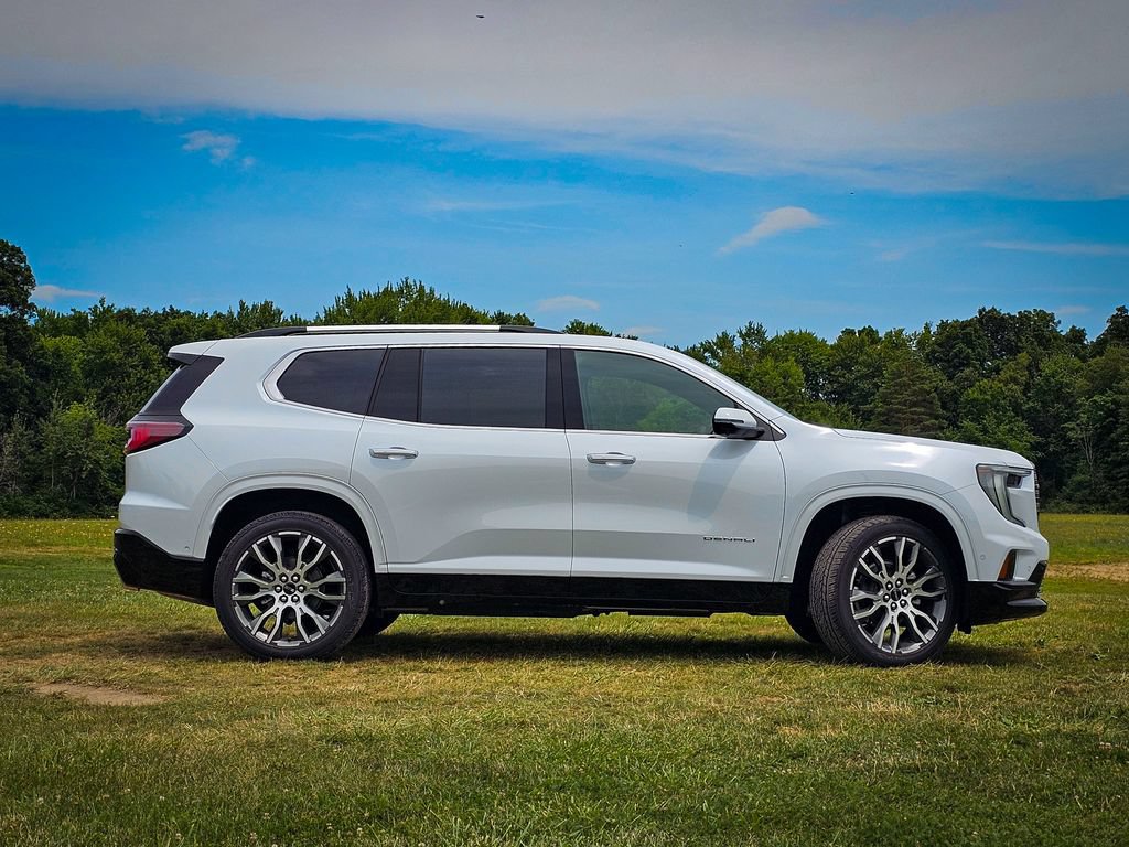 New 2026 GMC Acadia Denali Ultimate w/ LPO, Floor Liner Package AWD/4WD image 2