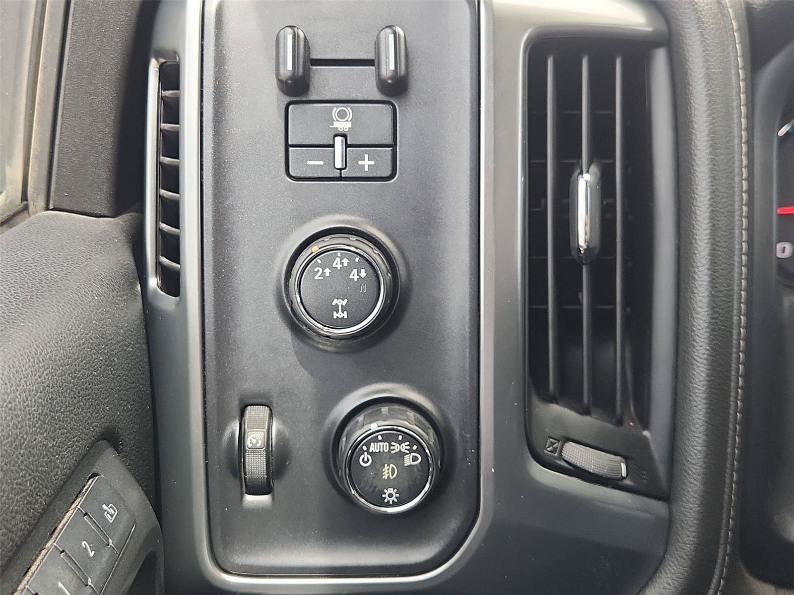 Used 2016 Chevrolet Silverado 2500 LTZ w/ Duramax Plus Package AWD/4WD image 16