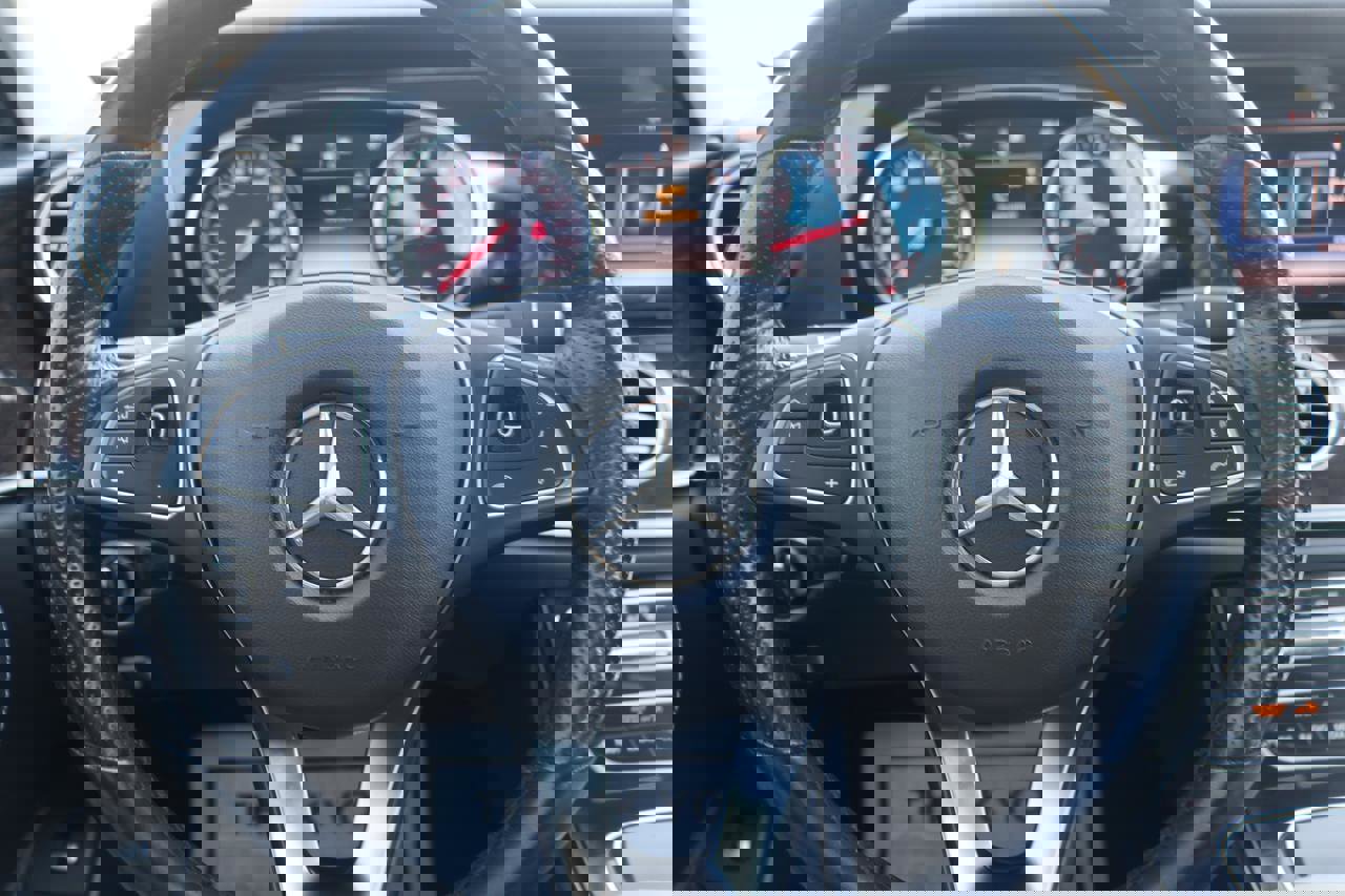 Used 2018 Mercedes-Benz E 300 image 40