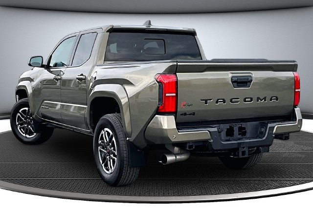 Used 2024 Toyota Tacoma TRD Sport w/ TRD Sport Upgrade Package AWD/4WD image 4