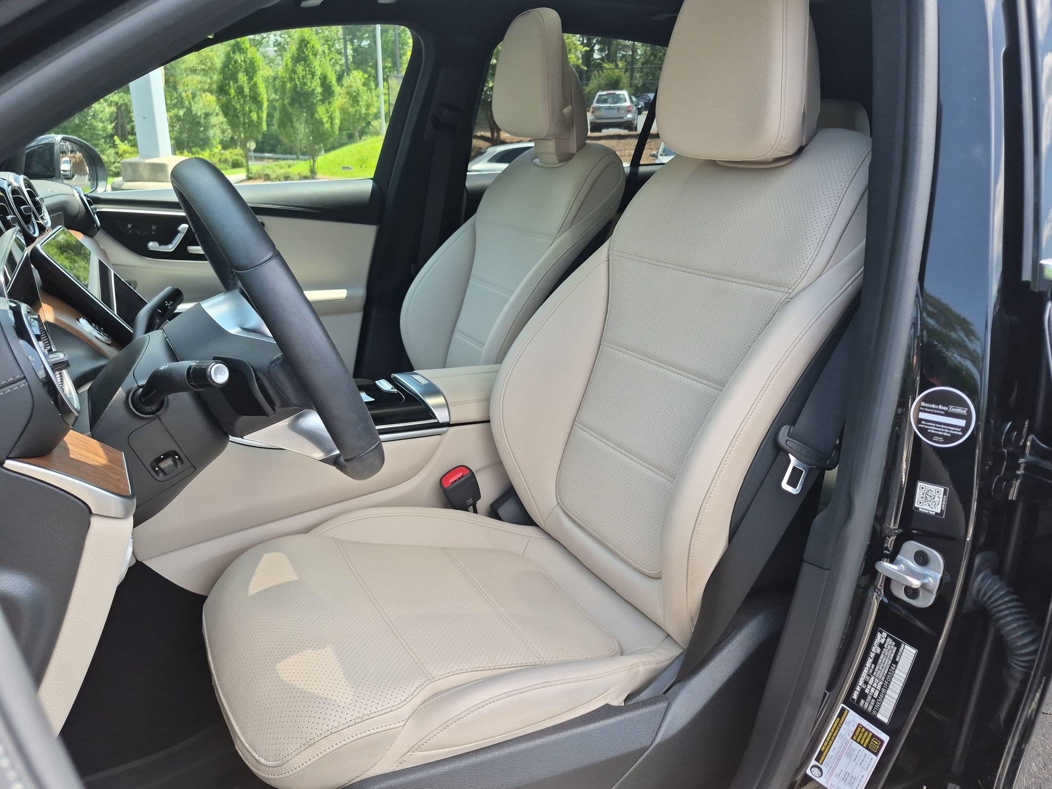 Used 2023 Mercedes-Benz GLC 300 4MATIC image 16