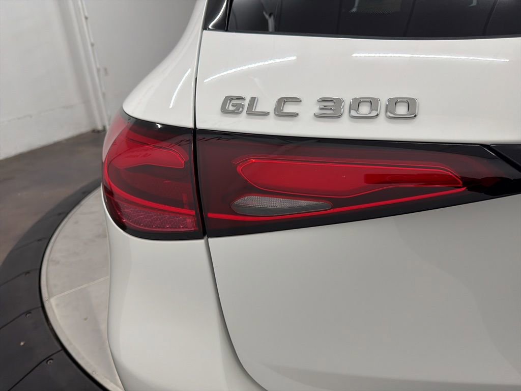 Used 2026 Mercedes-Benz GLC 300 image 11