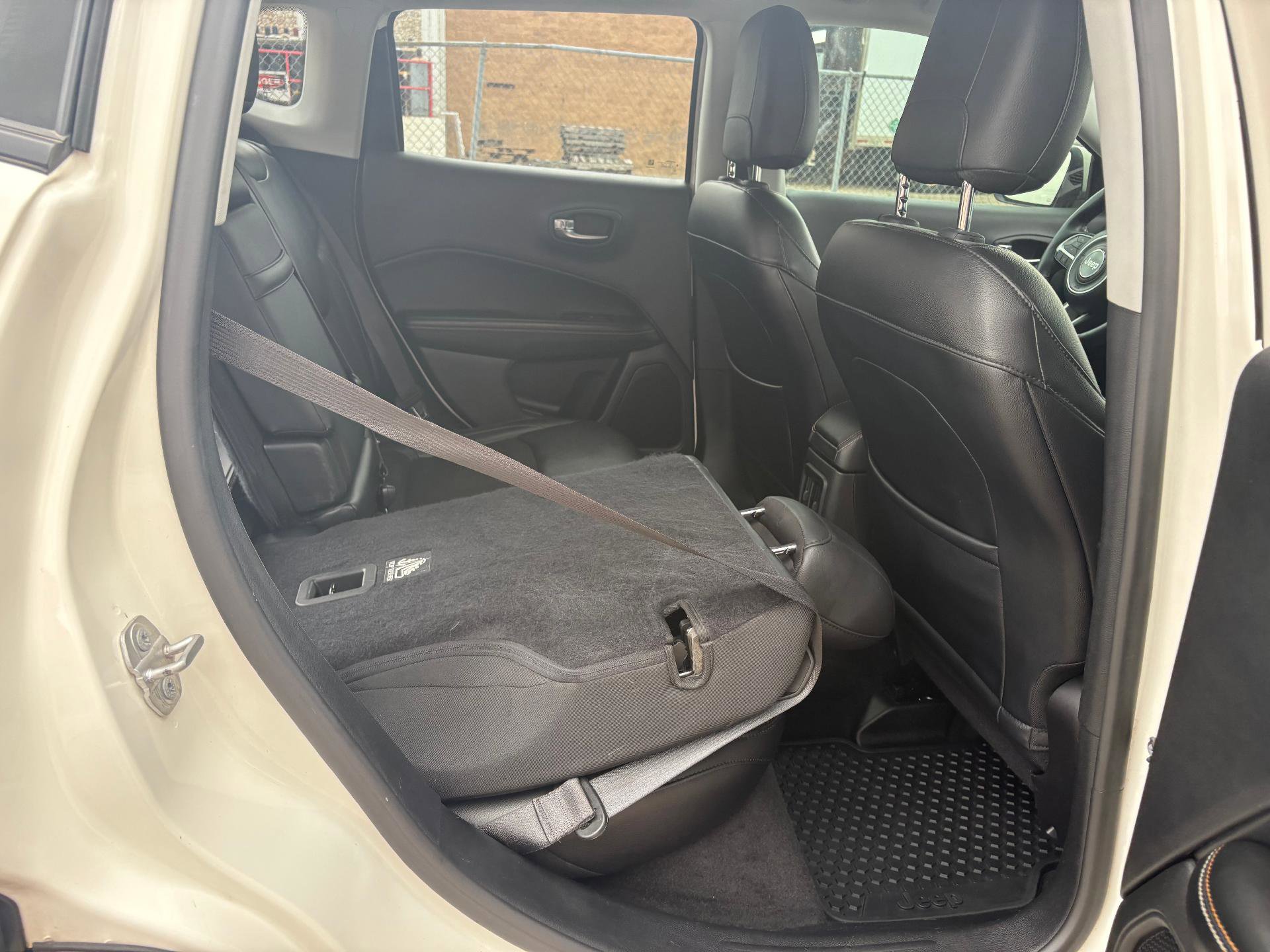 Used 2018 Jeep Compass Latitude w/ Popular Equipment Group image 12