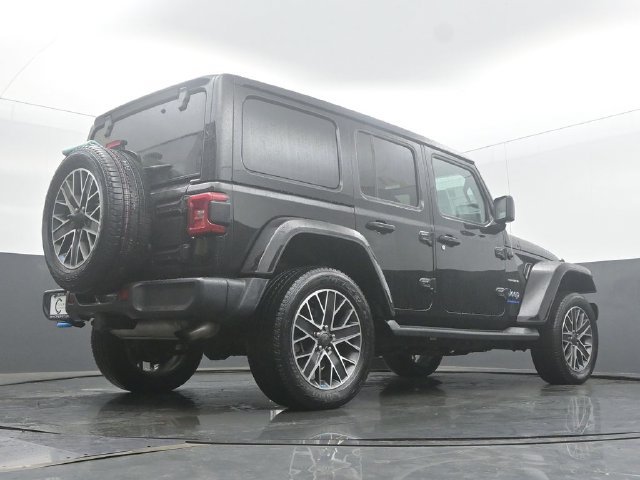 Used 2023 Jeep Wrangler Unlimited Sahara w/ Cold Weather Group AWD/4WD image 51