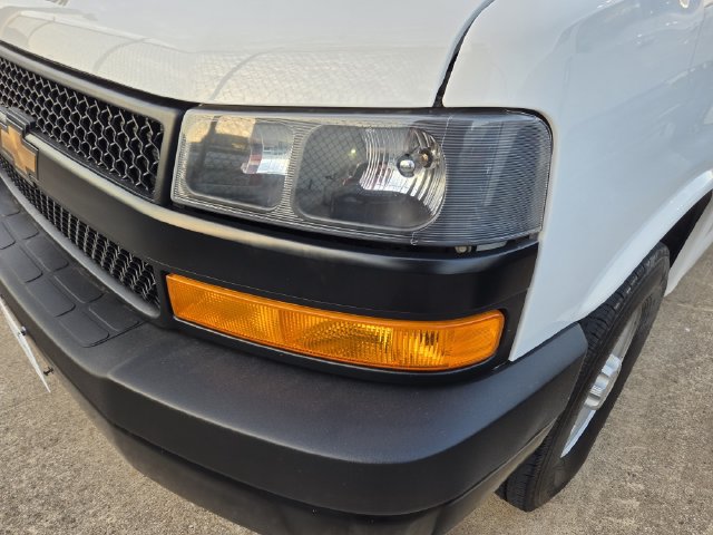 Used 2025 Chevrolet Express 3500 LS RWD image 8