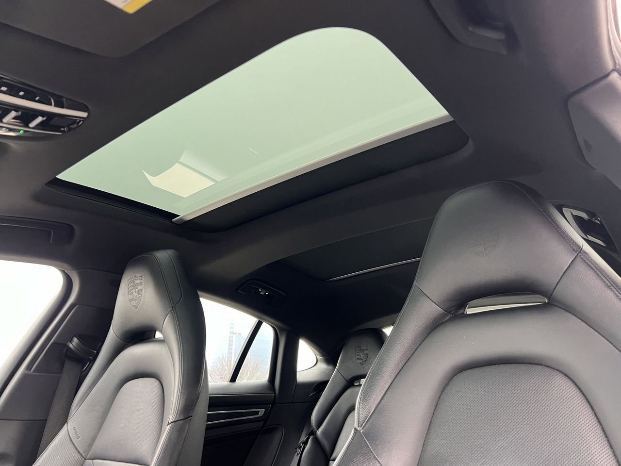 Used 2022 Porsche Panamera Platinum Edition image 20