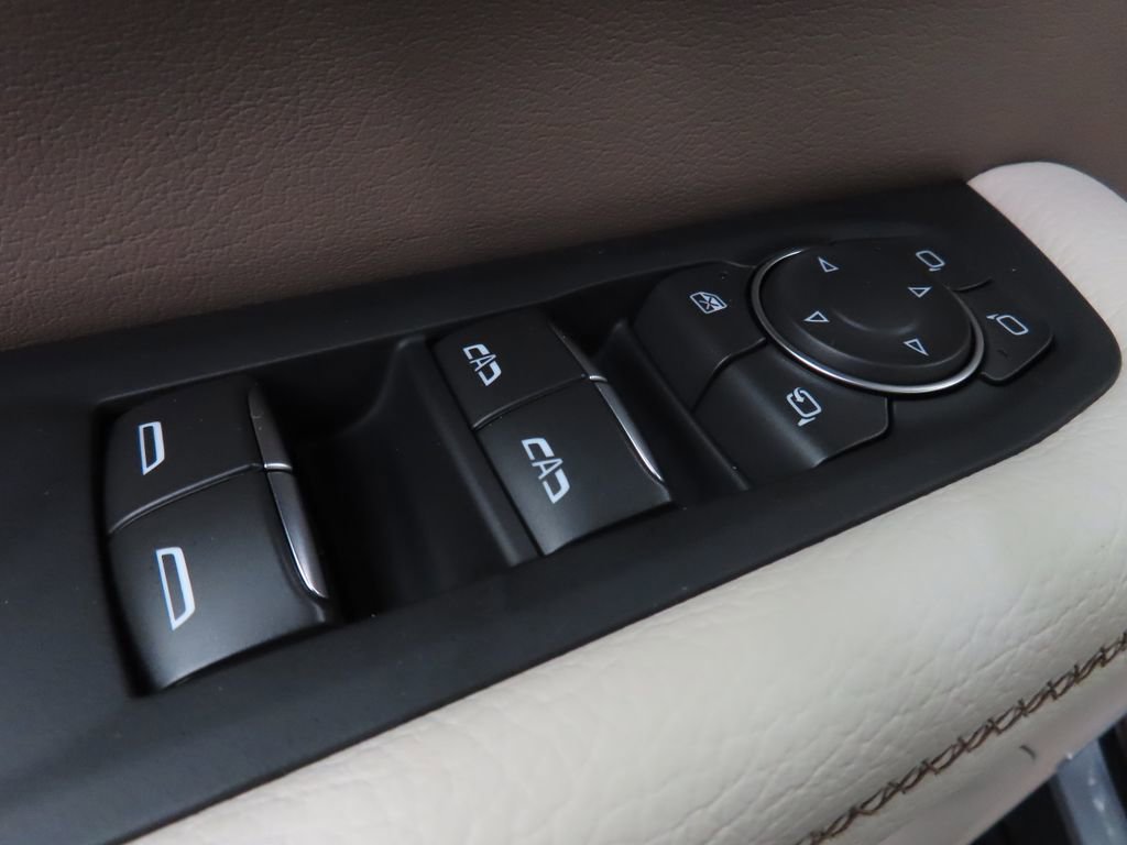Used 2025 GMC Yukon Denali w/ Denali Reserve Package AWD/4WD image 75