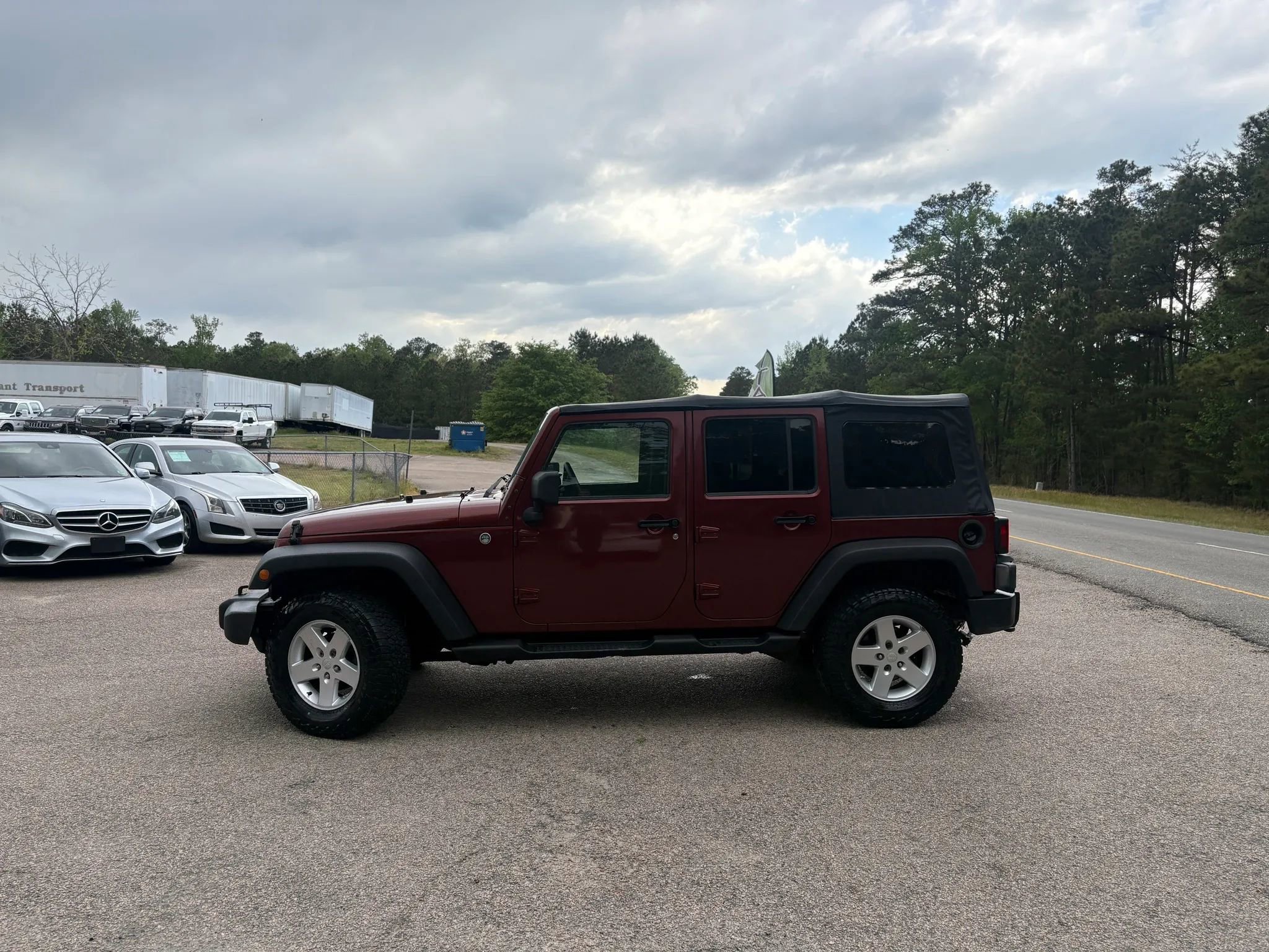 Used 2009 Jeep Wrangler Unlimited X AWD/4WD image 3