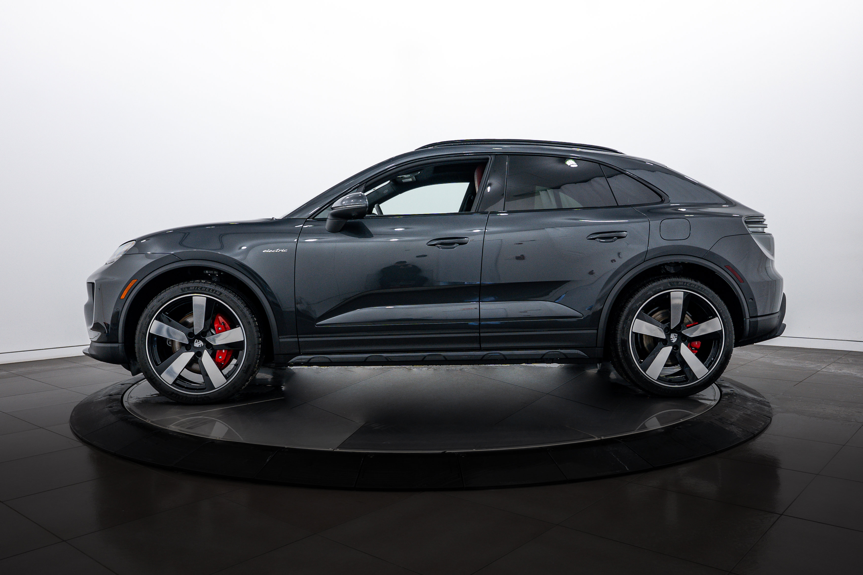 New 2025 Porsche Macan 4S Electric image 2