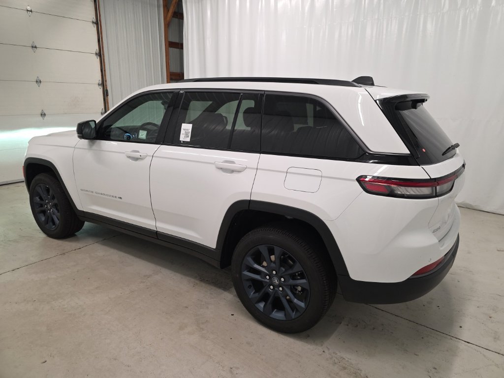 New 2026 Jeep Grand Cherokee Limited AWD/4WD image 3