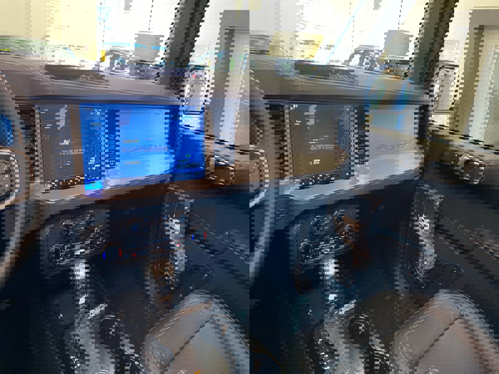 New 2025 Ford Bronco Outer Banks image 13