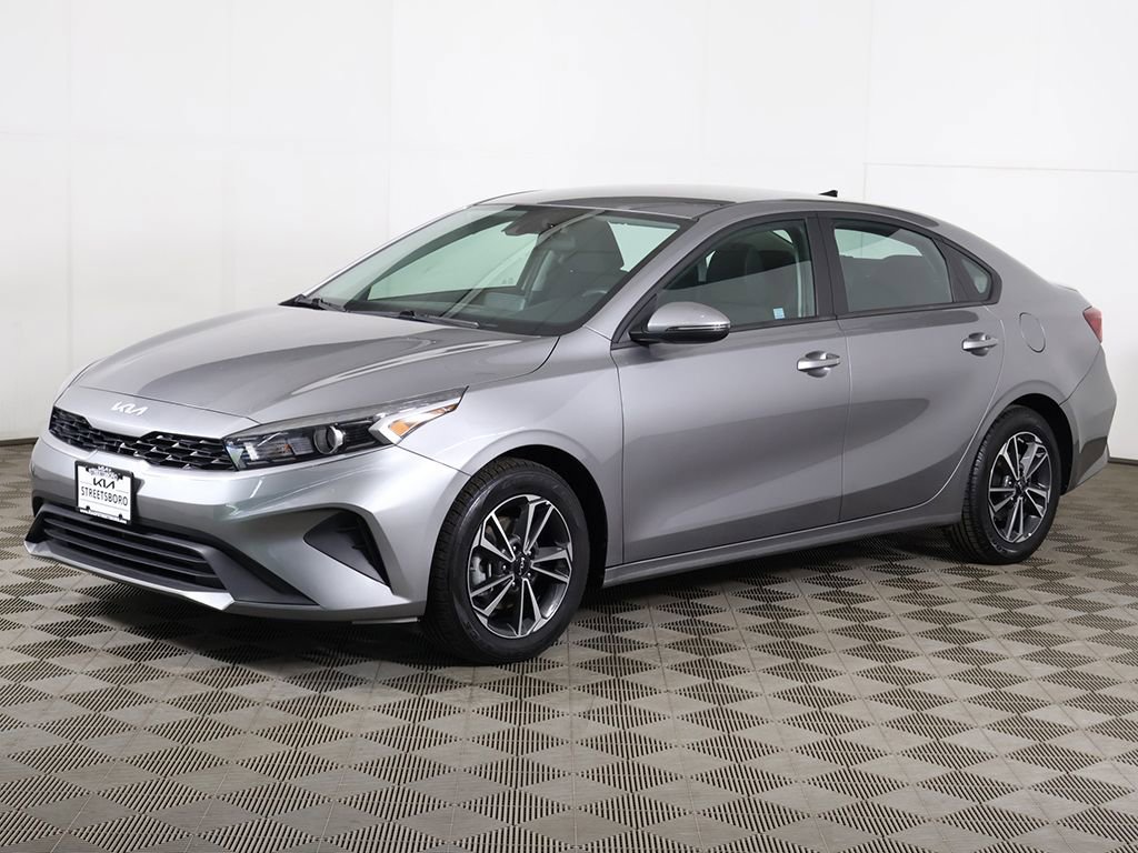Used 2024 Kia Forte LXS w/ LXS Technology Package FWD image 7