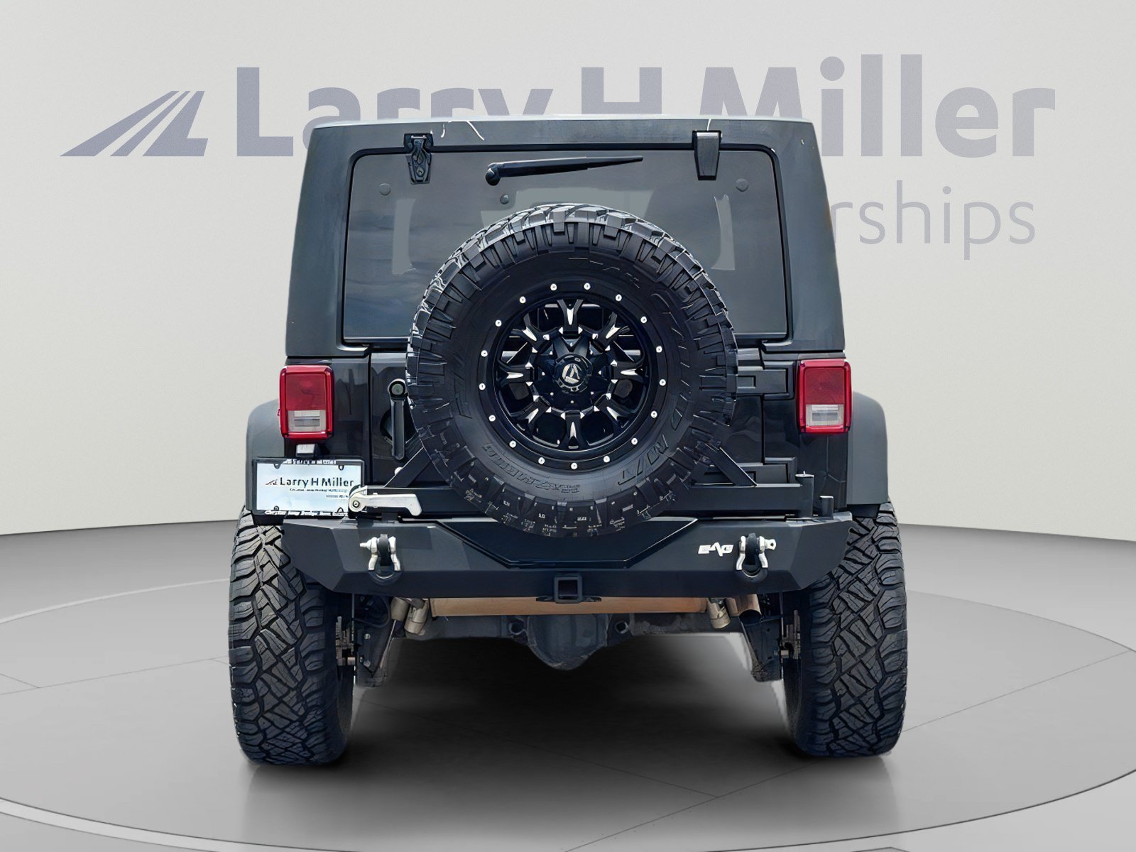 Used 2016 Jeep Wrangler Unlimited Rubicon w/ Connectivity Group AWD/4WD image 5