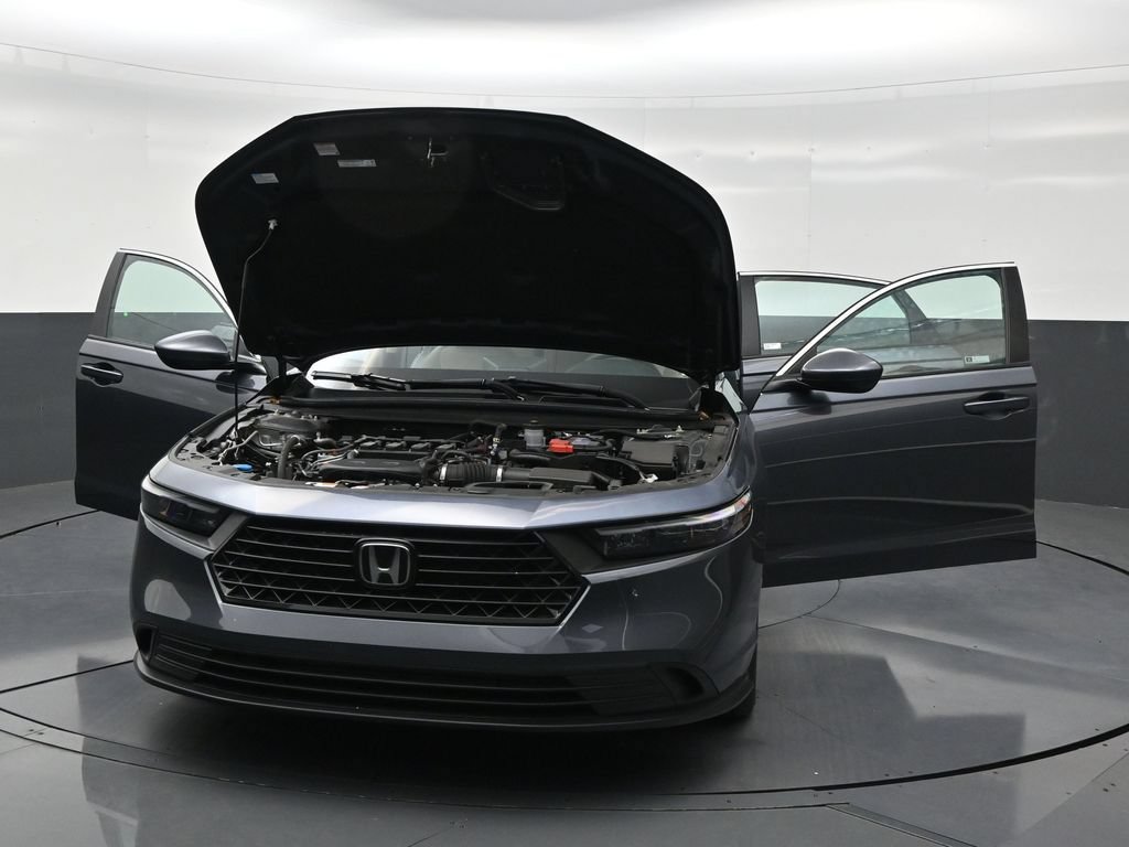 Used 2025 Honda Accord LX image 32