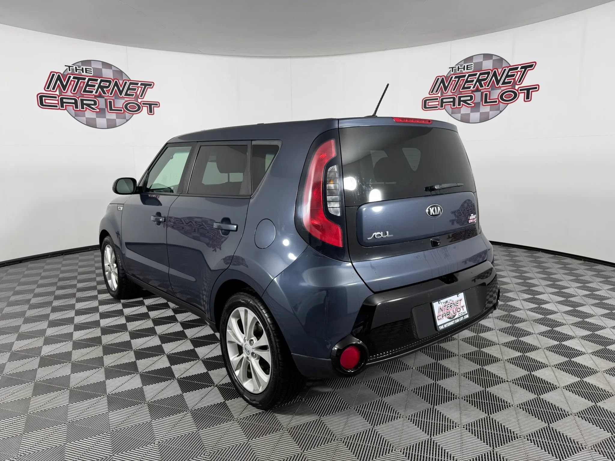 Used 2016 Kia Soul + FWD image 5