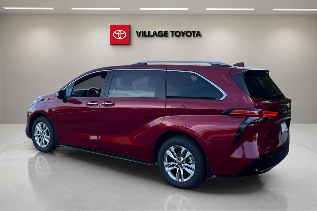Certified 2026 Toyota Sienna Limited FWD image 3
