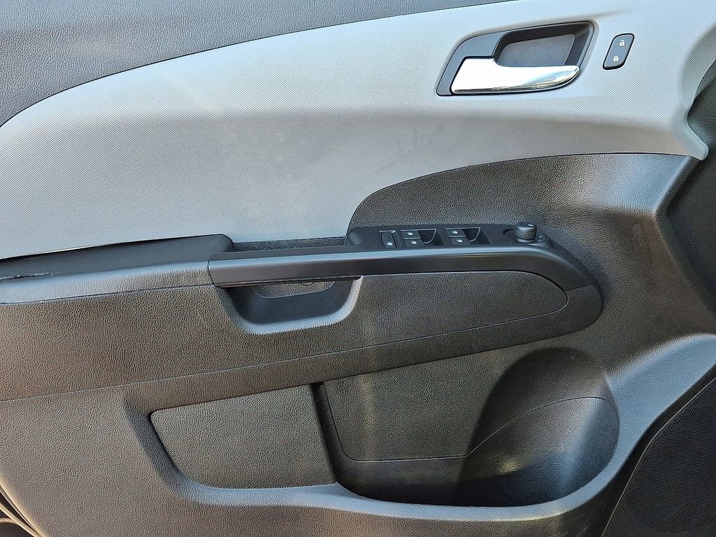 Used 2020 Chevrolet Sonic LT image 13