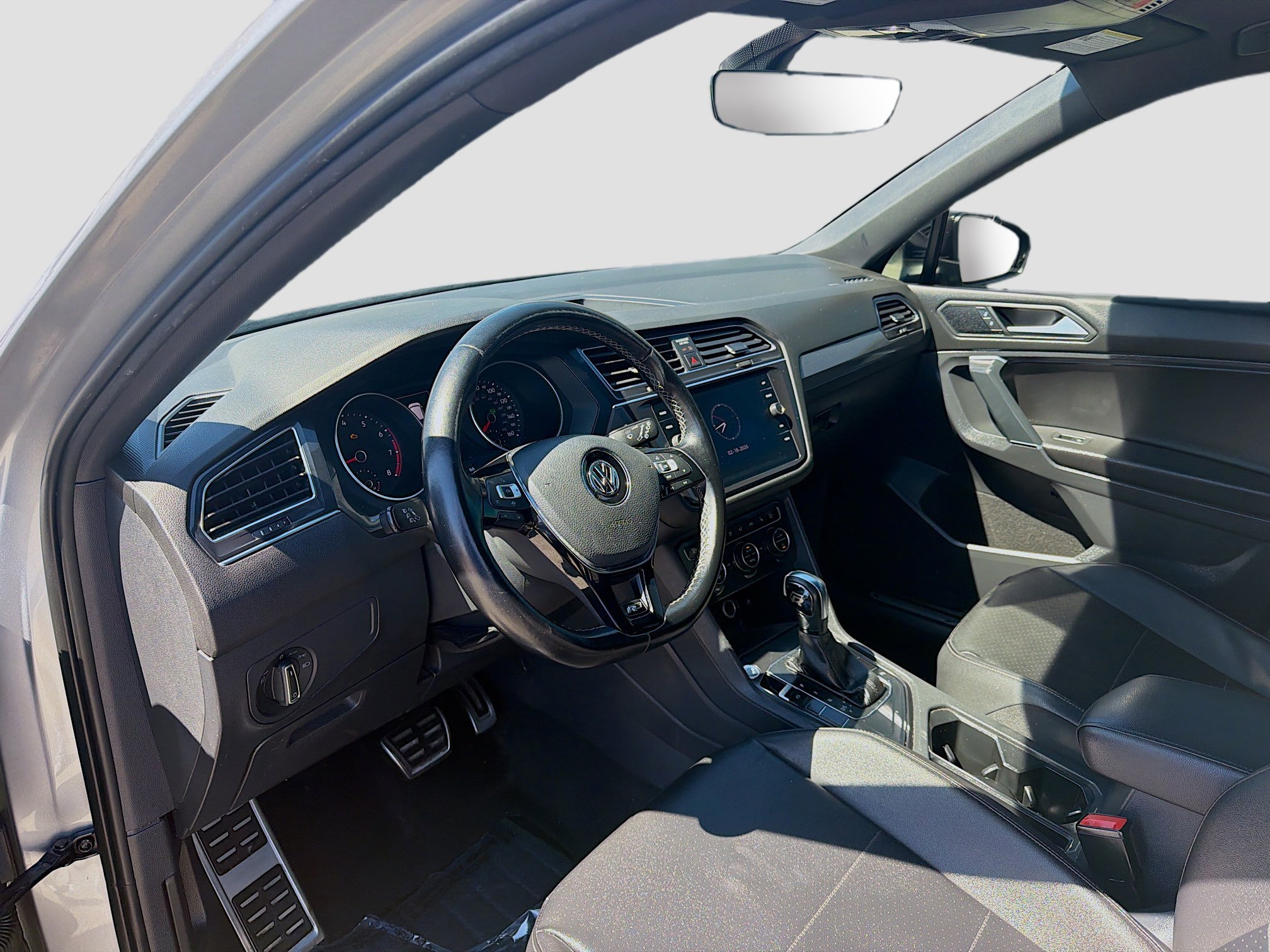 Used 2020 Volkswagen Tiguan SE R-Line image 7