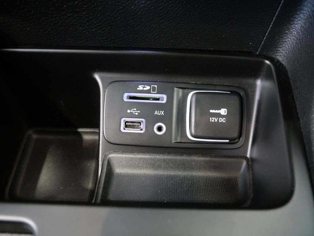 Used 2016 Jeep Cherokee Limited FWD image 24