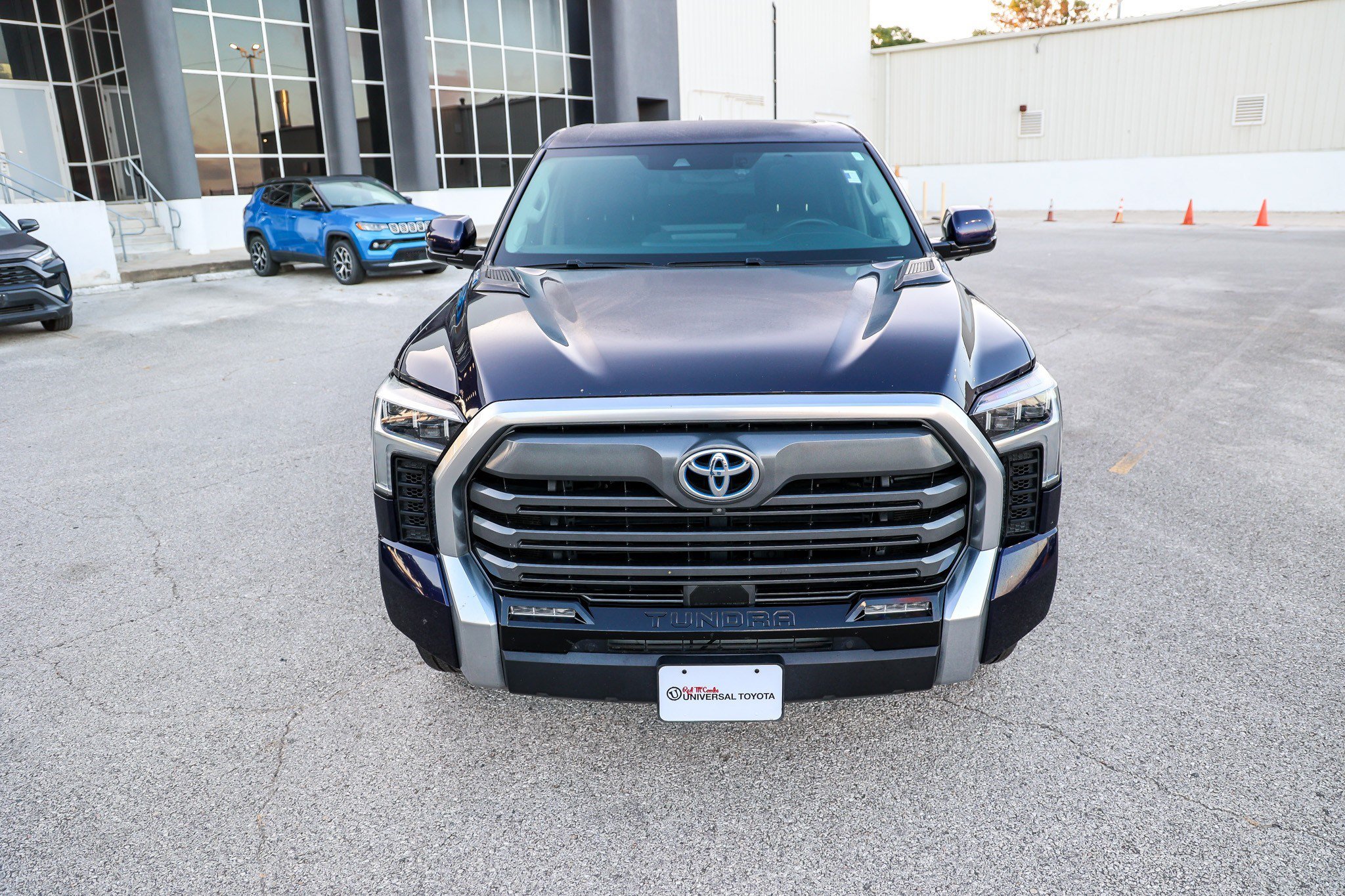 Used 2023 Toyota Tundra Limited AWD/4WD image 4