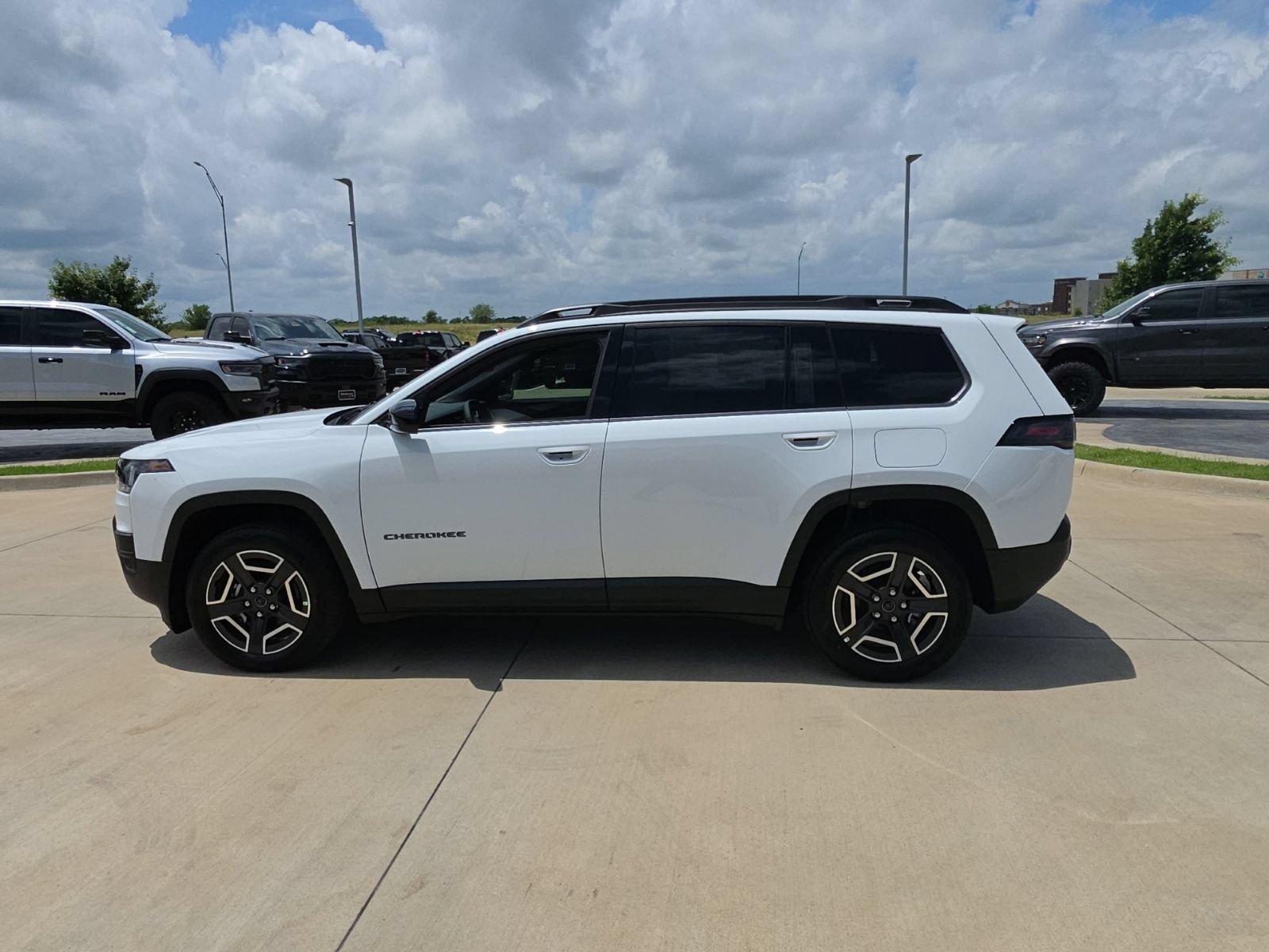 New 2026 Jeep Cherokee Laredo AWD/4WD image 2