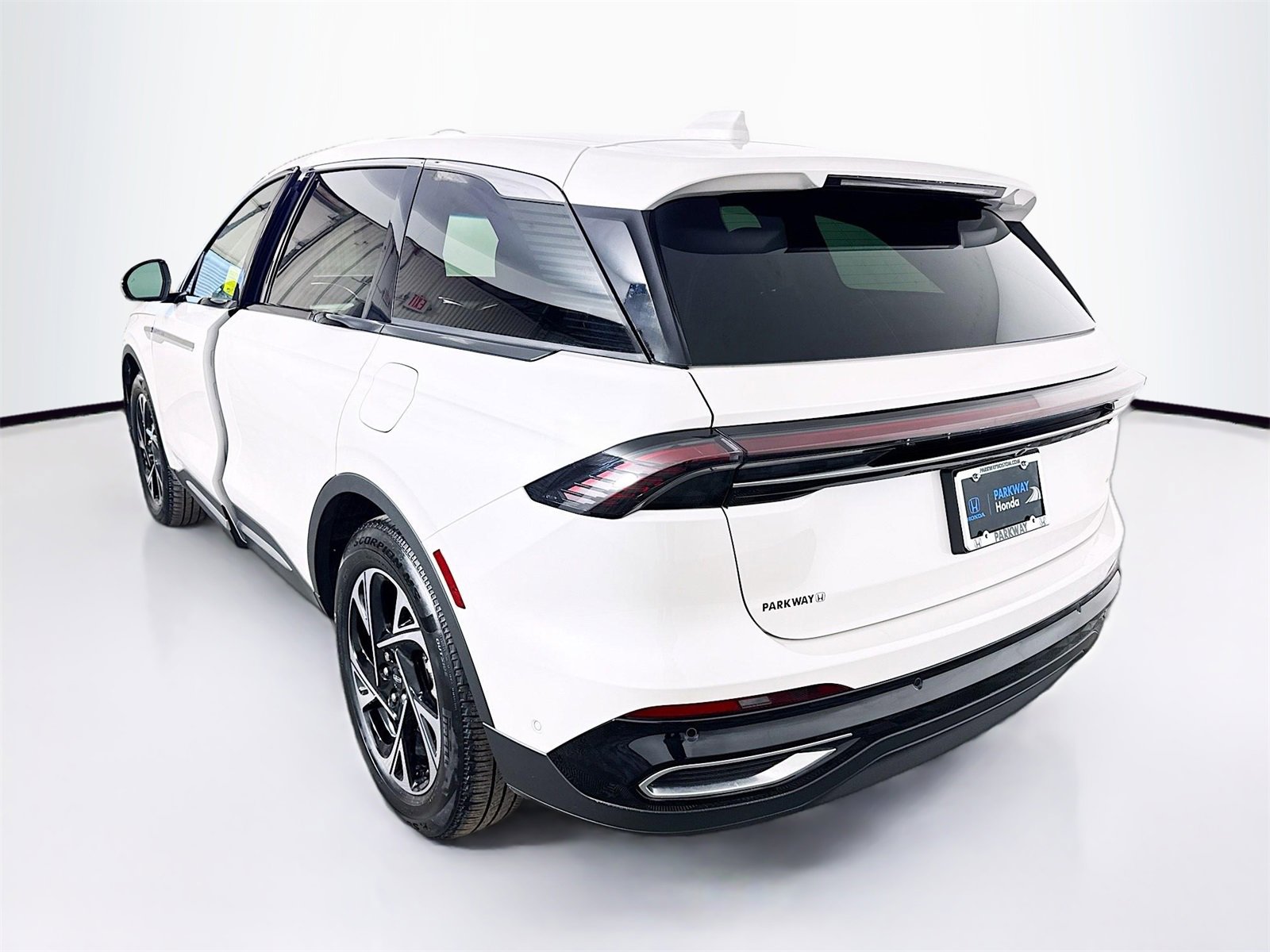 Used 2024 Lincoln Nautilus Premier w/ Equipment Group 102A image 5